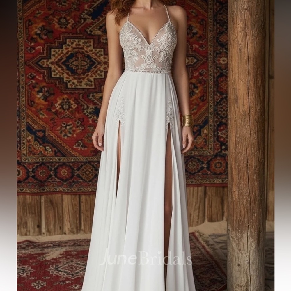 Stunning wedding dress NEVER WORN